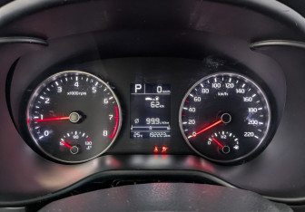 Подержанный автомобиль Kia Rio Hatchback 2020 года (16 фото)