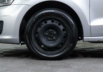 Подержанный автомобиль Volkswagen Polo Sedan 2018 года (7 фото)