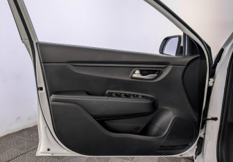 Подержанный автомобиль Kia Rio Sedan 2020 года (19 фото)