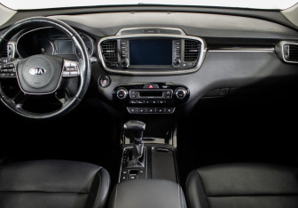 Подержанный автомобиль Kia Sorento 2019 года (11 фото)