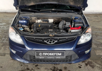 Подержанный автомобиль Hyundai i30 Hatchback 2010 года (16 фото)
