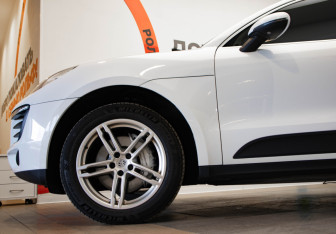 Подержанный автомобиль Porsche Macan 2017 года (37 фото)