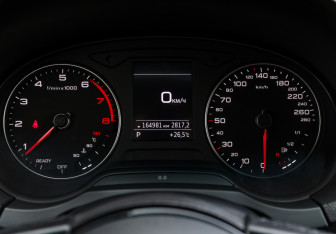 Подержанный автомобиль Audi A3 Sedan 2018 года (12 фото)