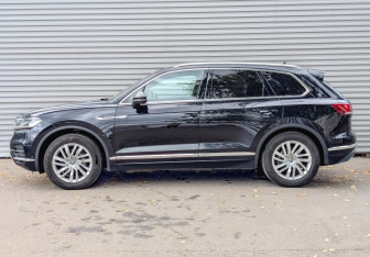 Подержанный автомобиль Volkswagen Touareg 2020 года (8 фото)
