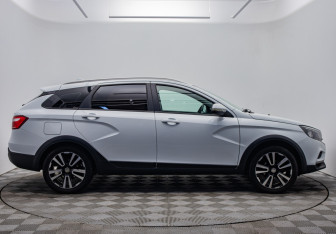 Подержанный автомобиль LADA (ВАЗ) Vesta Wagon 2018 года (6 фото)
