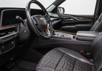 Подержанный автомобиль Cadillac Escalade Suv 2021 года (8 фото)