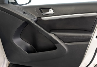 Подержанный автомобиль Volkswagen Tiguan 2012 года (25 фото)