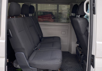 Подержанный автомобиль Volkswagen Caravelle 2017 года (16 фото)