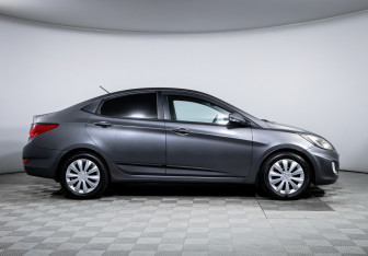Подержанный автомобиль Hyundai Solaris Sedan 2012 года (4 фото)