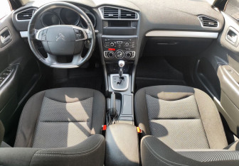 Подержанный автомобиль Citroen C4 Sedan 2015 года (10 фото)