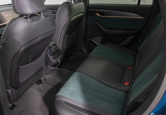 Подержанный автомобиль Geely Monjaro 2024 года (11 фото)