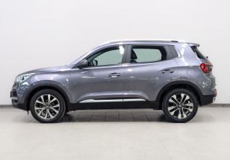 Подержанный автомобиль Chery Tiggo 4 2022 года (8 фото)