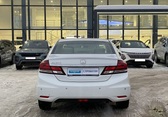 Подержанный автомобиль Honda Civic Sedan 2013 года (7 фото)