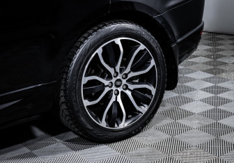 Подержанный автомобиль Land Rover Range Rover Sport 2019 года (15 фото)