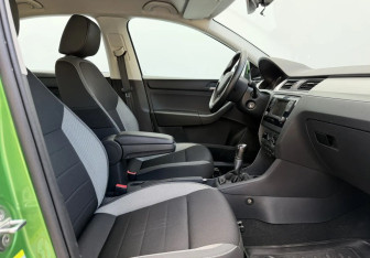 Подержанный автомобиль Skoda Rapid Liftback 2017 года (10 фото)