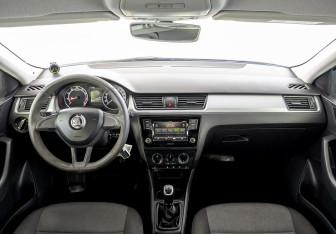 Подержанный автомобиль Skoda Rapid Liftback 2019 года (14 фото)