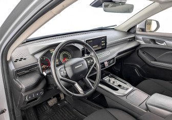 Подержанный автомобиль Haval Jolion 2022 года (16 фото)