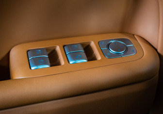 Подержанный автомобиль LiXiang L9 2023 года (26 фото)