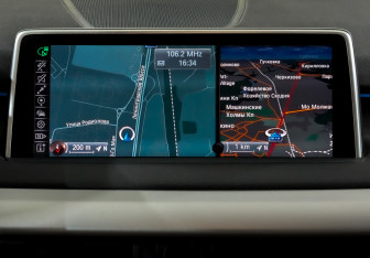 Подержанный автомобиль BMW X5 2015 года (15 фото)