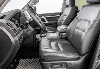 Подержанный автомобиль Toyota Land Cruiser Suv 2019 года (20 фото)