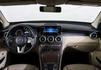 Подержанный автомобиль Mercedes-Benz GLC Coupe 2021 года (17 фото)
