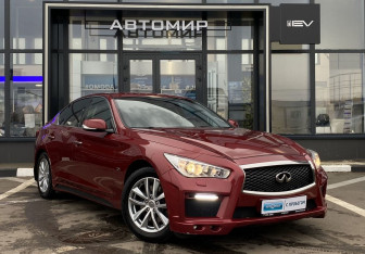 Подержанный автомобиль Infiniti Q50 2015 года (3 фото)
