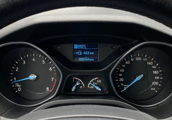 Подержанный автомобиль Ford Focus Wagon 2017 года (20 фото)