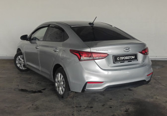 Подержанный автомобиль Hyundai Solaris Sedan 2017 года (4 фото)