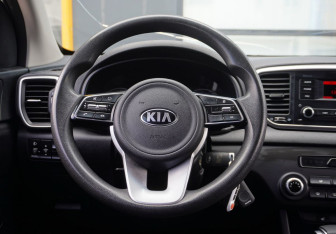 Подержанный автомобиль Kia Sportage 2019 года (13 фото)