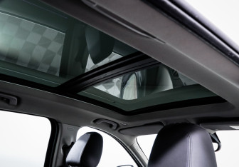 Подержанный автомобиль BMW X1 2021 года (17 фото)