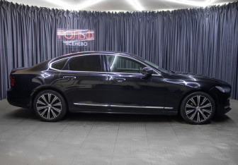 Подержанный автомобиль Volvo S90 2021 года (4 фото)