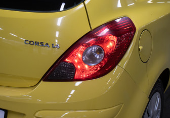 Подержанный автомобиль Opel Corsa 2007 года (22 фото)