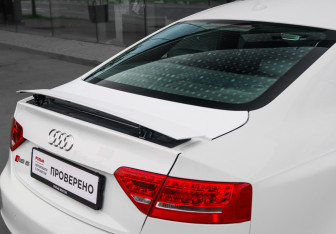 Подержанный автомобиль Audi RS 5 Coupe 2011 года (28 фото)