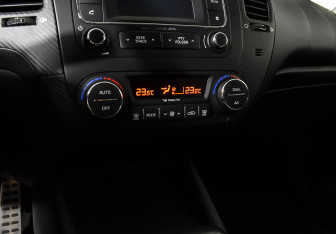 Подержанный автомобиль Kia Cerato Sedan 2015 года (15 фото)