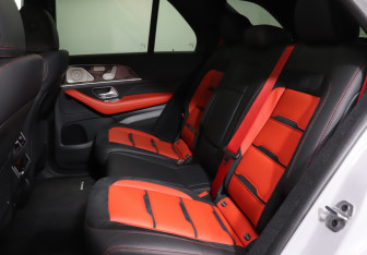 Подержанный автомобиль Mercedes-Benz GLE AMG 2024 года (10 фото)