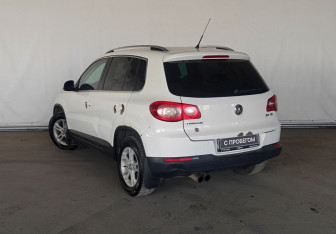 Подержанный автомобиль Volkswagen Tiguan 2009 года (6 фото)
