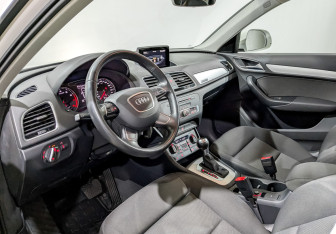 Подержанный автомобиль Audi Q3 2015 года (16 фото)