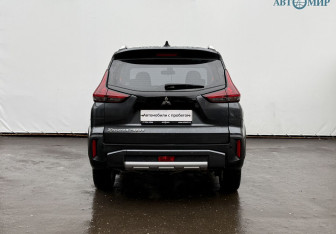 Подержанный автомобиль Mitsubishi Xpander 2022 года (6 фото)