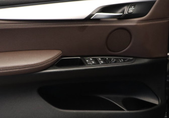 Подержанный автомобиль BMW X5 2017 года (15 фото)