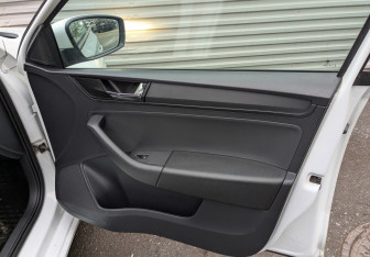 Подержанный автомобиль Skoda Rapid Liftback 2019 года (24 фото)