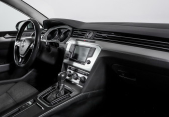 Подержанный автомобиль Volkswagen Passat Sedan 2017 года (9 фото)
