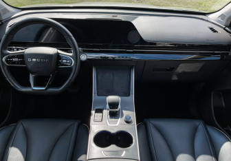 Подержанный автомобиль Omoda C5 2023 года (12 фото)
