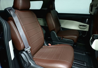 Подержанный автомобиль Kia Carnival 2021 года (26 фото)