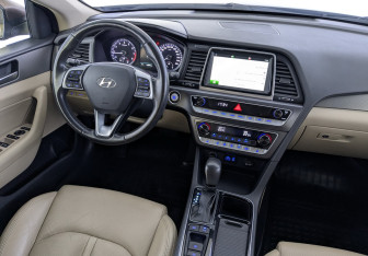 Подержанный автомобиль Hyundai Sonata 2018 года (30 фото)
