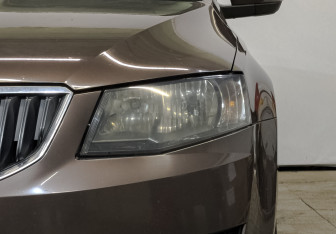 Подержанный автомобиль Skoda Octavia Liftback 2014 года (17 фото)