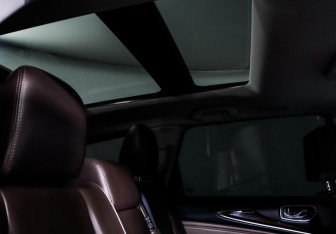 Подержанный автомобиль Infiniti JX 2013 года (17 фото)