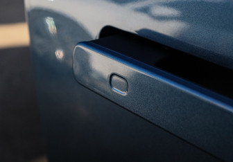 Подержанный автомобиль Changan UNI-K 2023 года (16 фото)