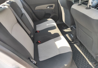 Подержанный автомобиль Chevrolet Cruze Sedan 2015 года (11 фото)