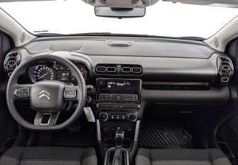 Подержанный автомобиль Citroen C3 Aircross 2018 года (14 фото)