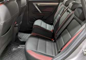 Подержанный автомобиль Geely Coolray 2023 года (16 фото)